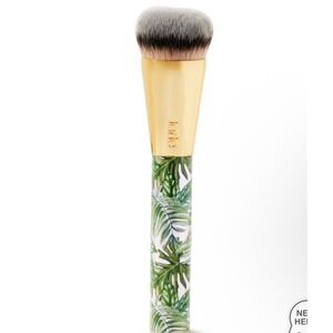 Tarte Foundcealer Foundation Brush New In The Box